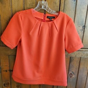 Short sleeve business casual top